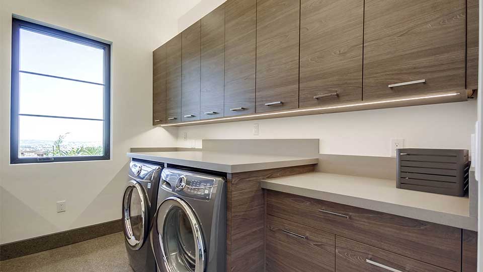 laundry_room_cabinets