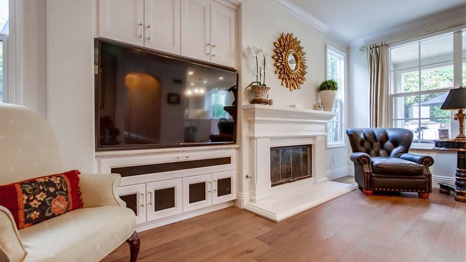 timeless_white_cabinets_-_living_room